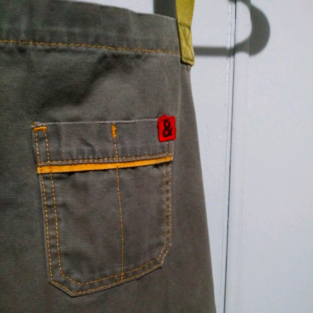 Classic Bib Apron by Hedley and Bennett